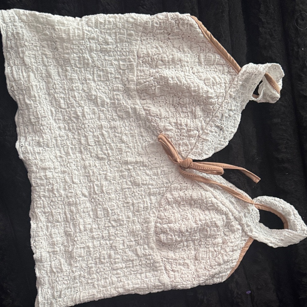 Textured White Cropped Tank with Tan Trim